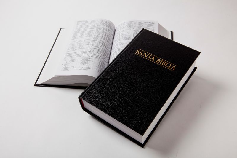 La Santa Biblia